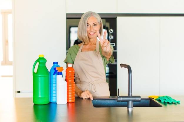 Jak zrobić płyn do mycia blatów kuchennych w domu?